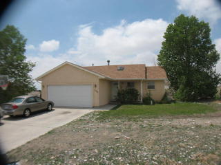869 Blakeland Dr, Pueblo CO  81007-1703 exterior