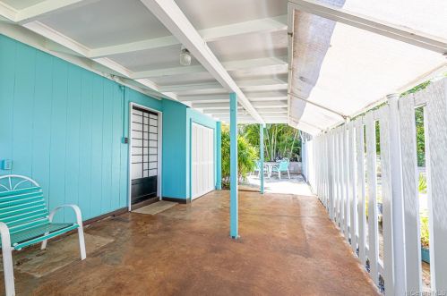 1443 Haloa Dr, Honolulu HI  96818-1945 exterior
