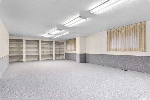 2515 Willow Hl Dr, Sandy UT 84093-1894 exterior