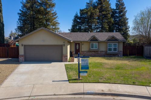 1744 Boston Ct, Turlock, CA 95382-8944