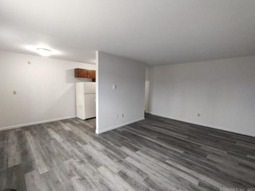 74 4th St, Derby CT  06418-1909 exterior