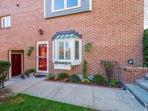 7 Seir Hill Rd, Norwalk CT  06850-1350 exterior