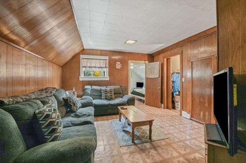 600 State St, Hobart IN  46342-6055 exterior