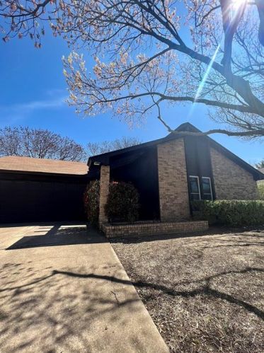 7812 Pebblebrook Dr, Fort Worth TX  76148-1816 exterior