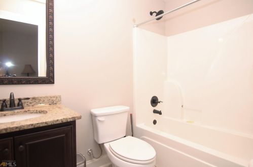 2074 Hiwassee Dr, Bonaire GA  31005-2507 exterior