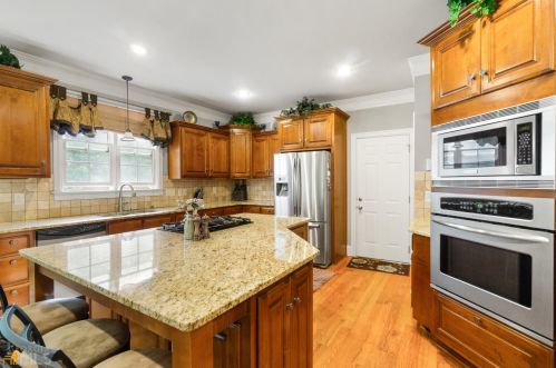 2014 Fontainbleau Dr, Conyers GA  30094-4811 exterior
