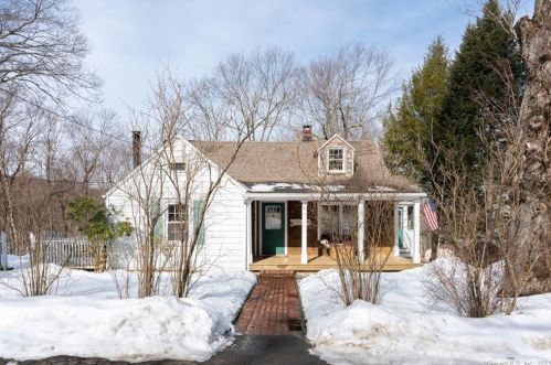 4 Laurel Rd, Waterbury, CT 06762-3465