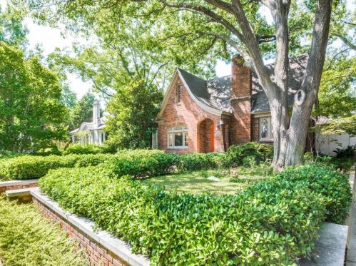 4411 Hall St, Dallas, TX 75219-2007