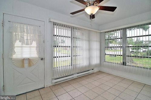 419 Highland Dr, Lakehurst, NJ 08759-3761