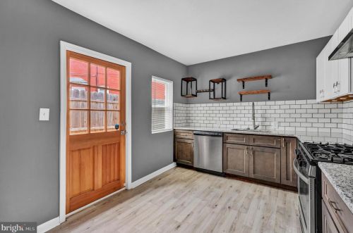 27 Old Dorwart St, Lancaster PA  17603-3647 exterior