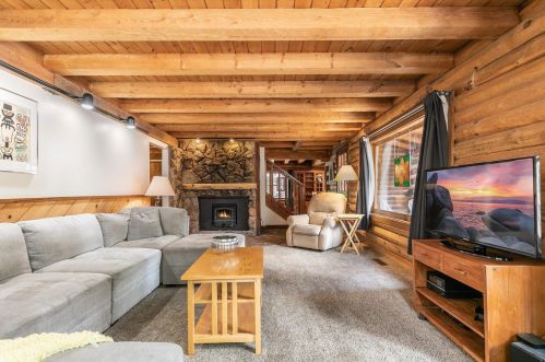 10691 Jeffrey Way, Truckee CA  96161-2518 exterior