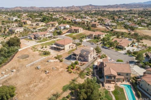 16550 Catalonia Dr, Riverside CA  92504-8701 exterior