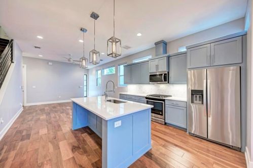 4601 Alf Ave, Austin, TX 78721-2404