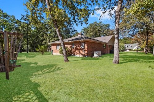 111 Butlers Ct, Conroe TX  77385-7906 exterior