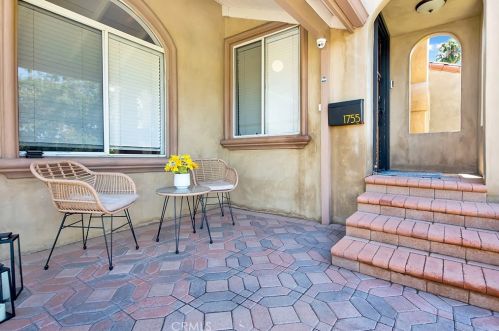 1755 Glenwood Rd, Glendale CA  91201-1543 exterior