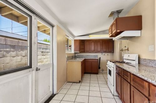 1129 Vermont Ave, Anaheim CA  92802-1825 exterior