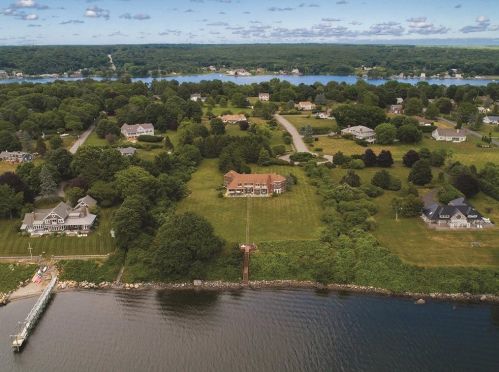 112 Riverscape Ln, Tiverton, RI 02878-4746