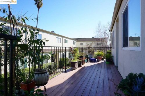 355 Laurel Ave, Hayward, CA 94541-3868