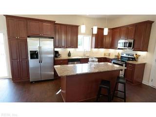 419 Dixie Dr, Norfolk, VA 23505-1556