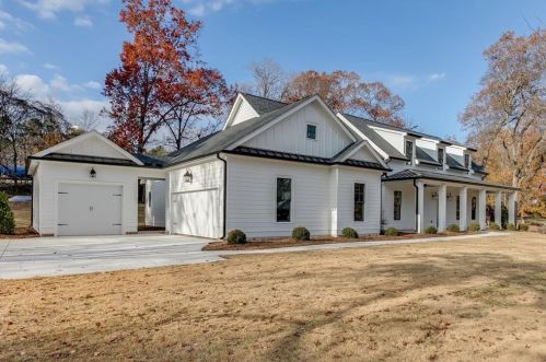 653 White St, Suwanee, GA 30024-1810