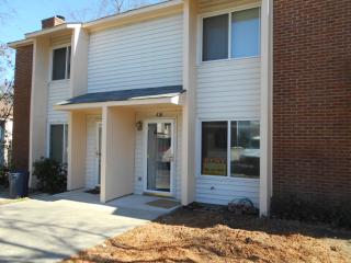 402 Picadilly Sq, Cayce-West Columbia SC  29033-1469 exterior