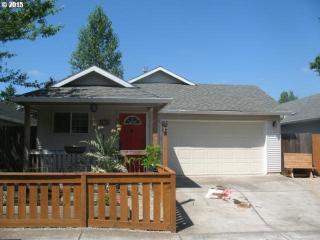 329 Maple Cir, Damascus, OR 97080