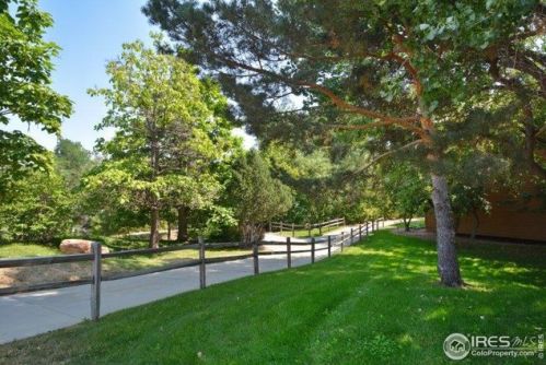 2992 Shadow Creek Dr, Boulder CO  80303-1744 exterior