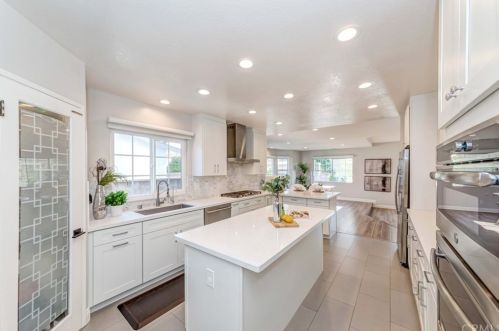 633 Neptune St, Anaheim CA  92804-2660 exterior