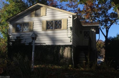 129 Shore Rd, Andover, NJ 07821-2242