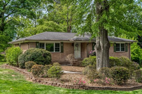 2282 Rainwater Dr, Marietta, GA 30066-4634