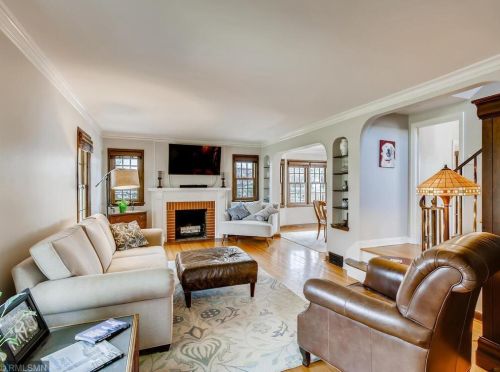 1958 Highland Pkwy, Saint Paul, MN 55116-1351