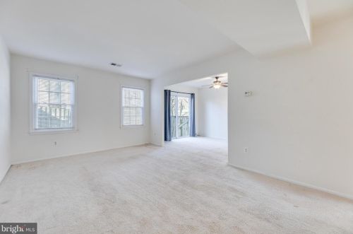 5431 Lighthouse Ln, Springfield, VA 22015-1959
