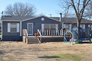 103 Choctaw St, Caddo, OK 74729-1104