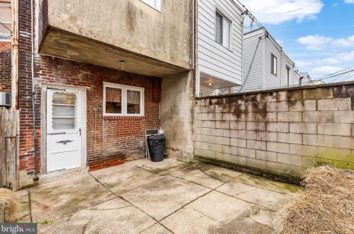 2404 9 St, Philadelphia PA 19133-0016 exterior