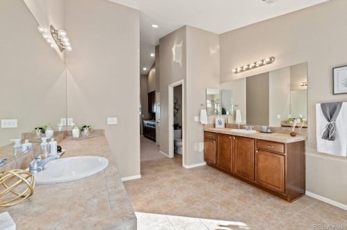 5421 Eaton Park Way, Aurora CO 80016-4292 exterior