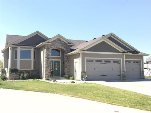 416 3rd Ave, Surrey, ND 58785-7159