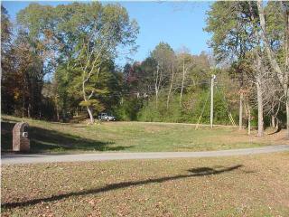 2512 Rocky Point Club Trl, Soddy Daisy, TN 37379-3047