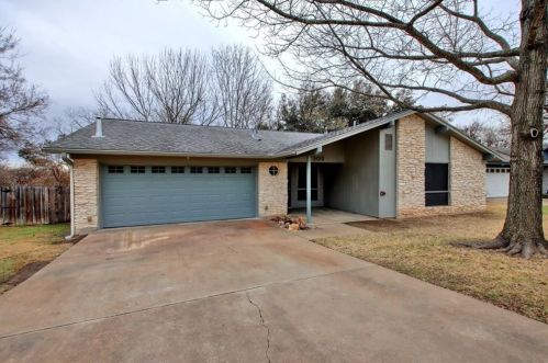7305 Brookhollow Dr, Austin, TX 78752-2104
