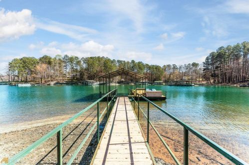 120 Peninsula Pt, Martin, GA 30557-2066