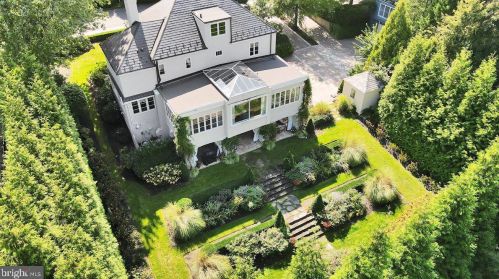 145 Winding Way, Tavistock NJ 08033-3642 exterior