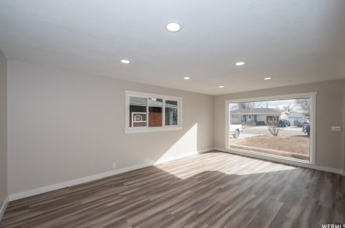 2146 Westfield Cir, Taylorsville UT 84084-4222 exterior