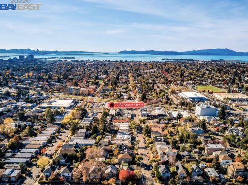 2136 Stuart St, Berkeley, CA 94705-1060