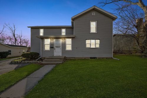 108 Hart St, Alden, IL 60033-3014