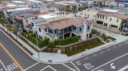 215 1st St, Seal Beach, CA 90740-6660