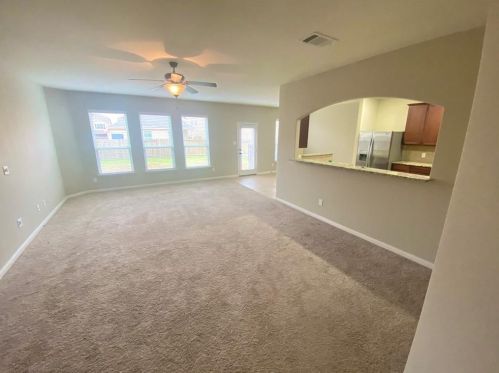 1673 Treeta Trl, Uhland TX  78640-9606 exterior