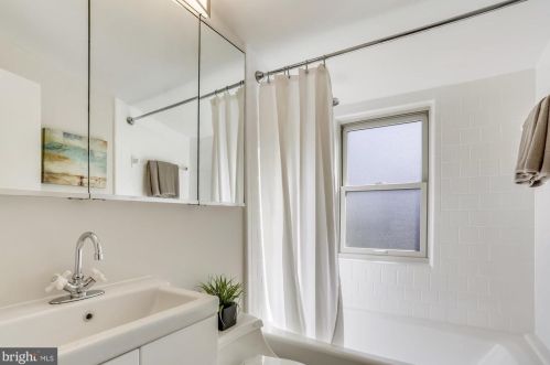 405 Lexington Dr, Silver Spring MD 20901-2643 exterior