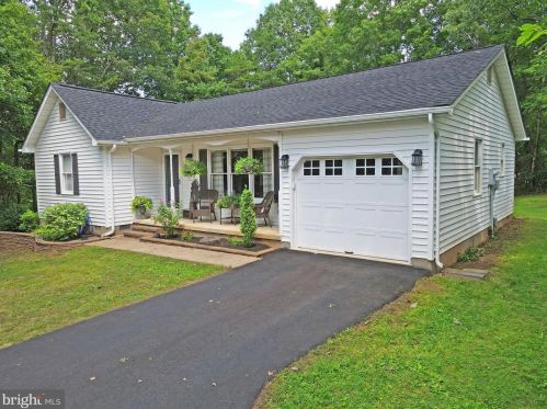 12509 Hawkins Ln, Spotsylvania, VA 22551-8215