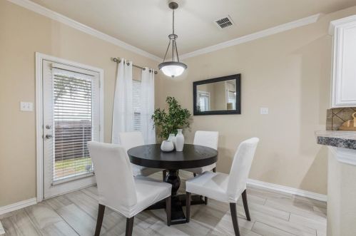 3622 Boxwood Dr, Garland TX 75040-8798 exterior