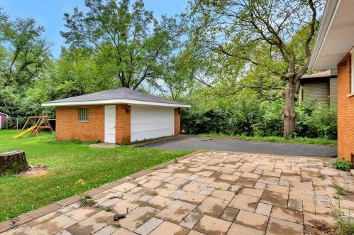 3055 Olive Rd, Homewood IL  60430-1413 exterior