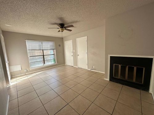 203 Las Vegas Trl, Fort Worth, TX 76108-2129